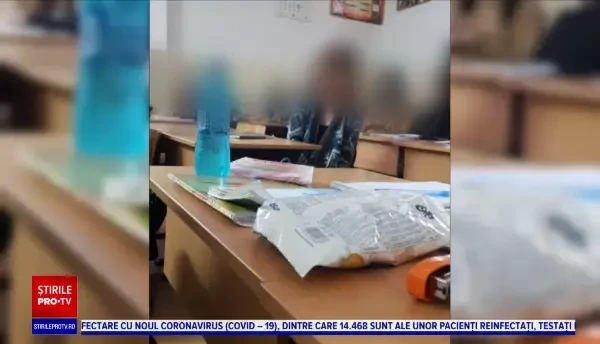 O tânără a intrat în clasa unui liceu din Buzău și s-a așezat în bancă, printre elevi. Poliția abia a scos-o de acolo