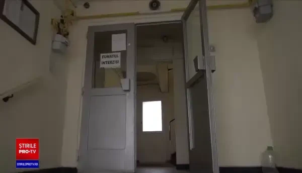 Bacău: Doi bărbați au fost reținuți, după ce au sustras de la o bătrână 4.200 de euro și 200 de dolari