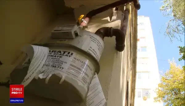 Românii au început anul cu facturi duble la gaze și curent, deși Guvernul a promis ieftiniri. Ce scuze au inventat furnizorii