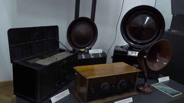 De la 15 kilograme, radiourile au ajuns să cântărească câteva grame. Cum arăta unul cu galenă din 1920