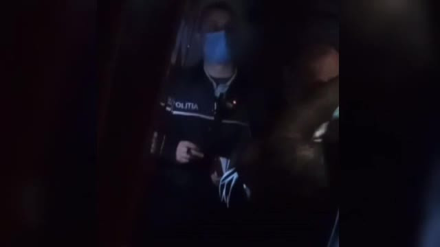 IPJ Gorj face verificări în urma apariţiei unei filmări în care un poliţist ar fi agresat un bărbat