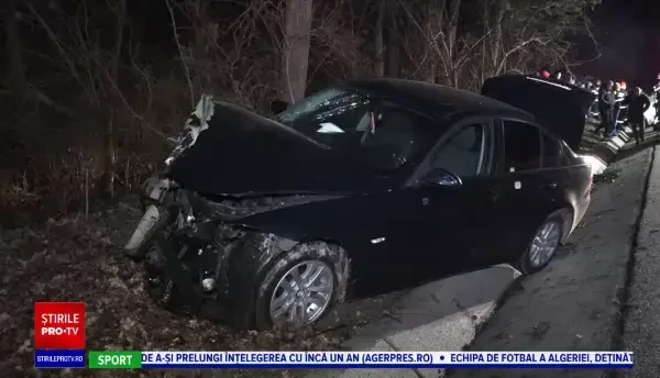 Un șofer a murit în mașină, sub privirile rudelor. Autoturismul a fost spulberat în timpul unui popas