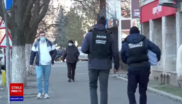 Tatăl și unchiul unui renumit cântăreț de trap din Buzău, reținuți pentru proxenetism și vrăjitorie. Suma uriașă câștigată