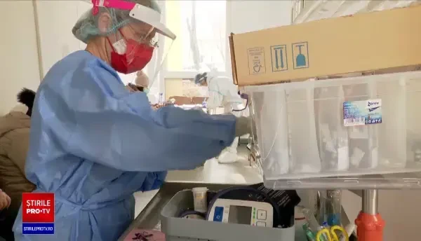 România, lovită de valul cinci al pandemiei. Termenul minim pentru administrarea dozei booster, redus la patru luni