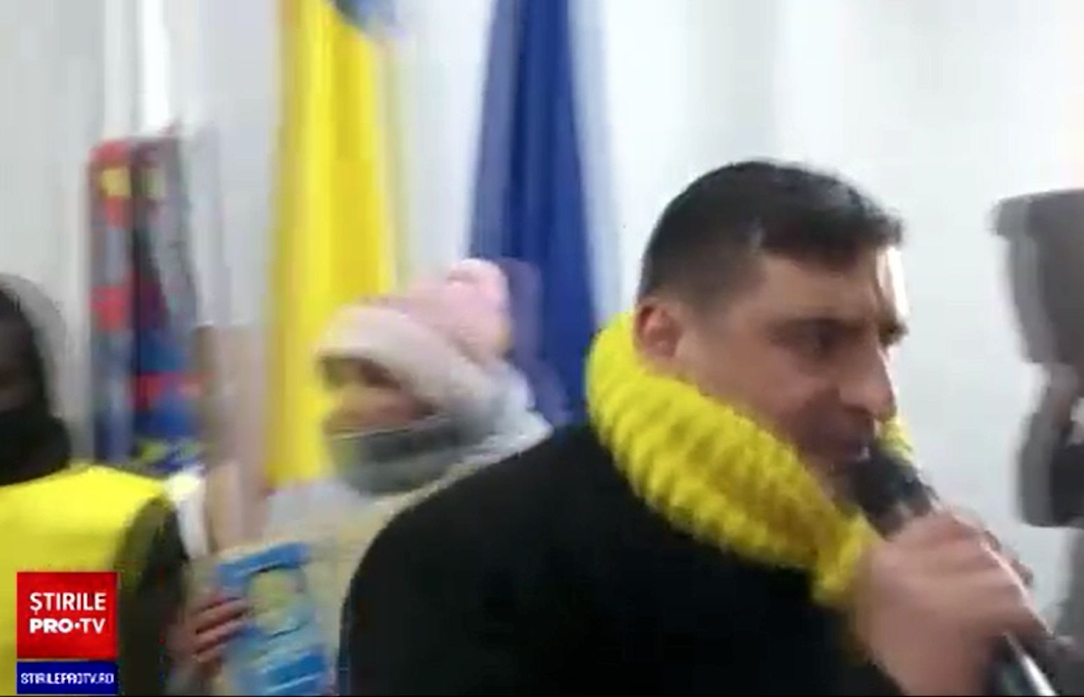 Dominic Fritz acuză „bandele” AUR că au pătruns ilegal în primărie, prin violențe. Anchetă la Poliția locală