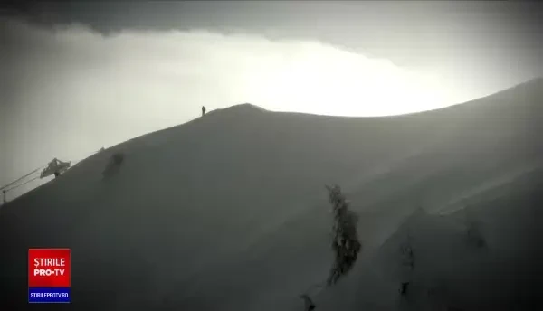 Cele două persoane surprinse de o avalanșă în Munții Făgăraș, salvate după o operațiune de amploare a salvamontiștilor