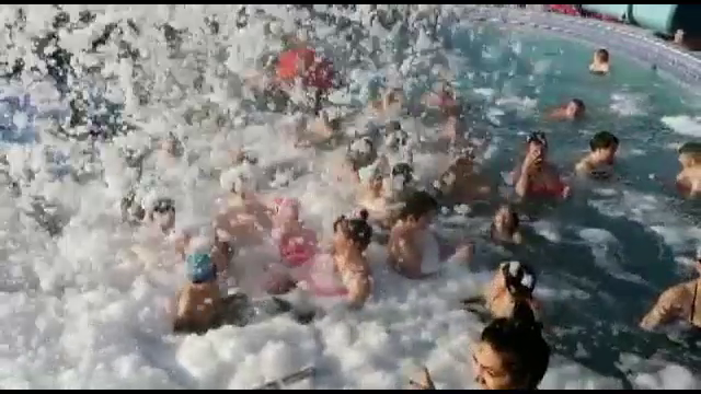 Distracția în bazinele cu apă termală nu se oprește indiferent de anotimp. Unde au petrecut turiștii
