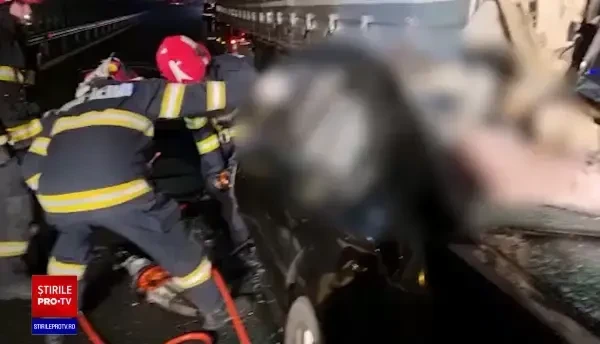 Trei persoane au decedat într-un accident pe A1 înainte de Nădlac. Drumul este blocat