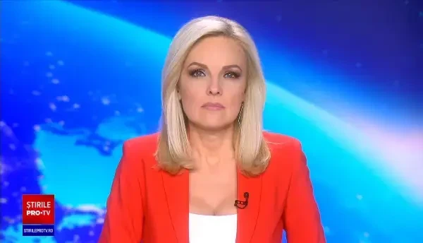 Educatoare din Suceava, ridicată de polițiști după ce ar fi violat trei fetițe. Tatăl lor i-a incendiat mașina