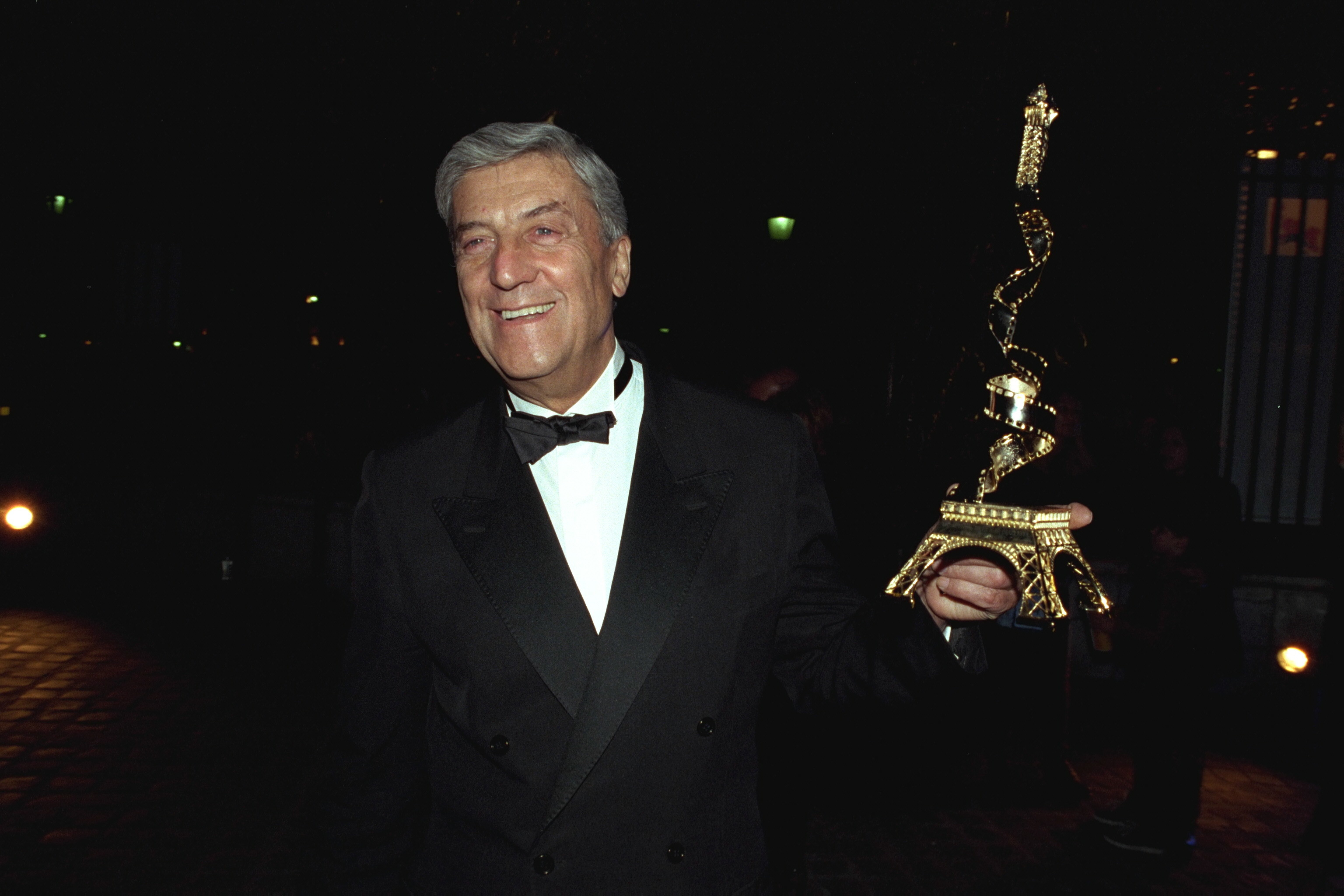 Cine a fost Nino Cerruti, celebrul stilist italian. Acesta a murit la vârsta de 91 de ani