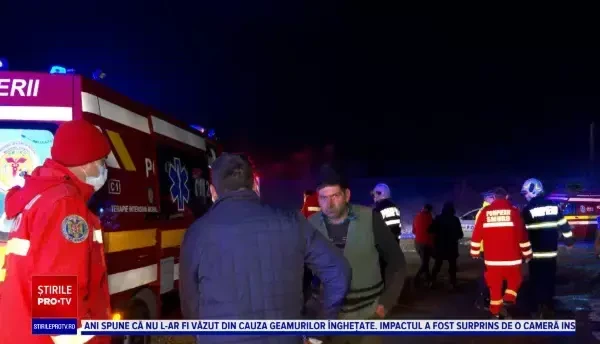 Maşină în care se aflau doi copii, lovită de tren la Miceştii de Câmpie. S-a activat Planul roşu. Copiii au decedat