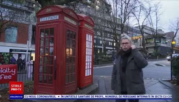 Celebrele cabine telefonice din Londra, transformate în librării, mini-cafenele sau în puncte de prim-ajutor