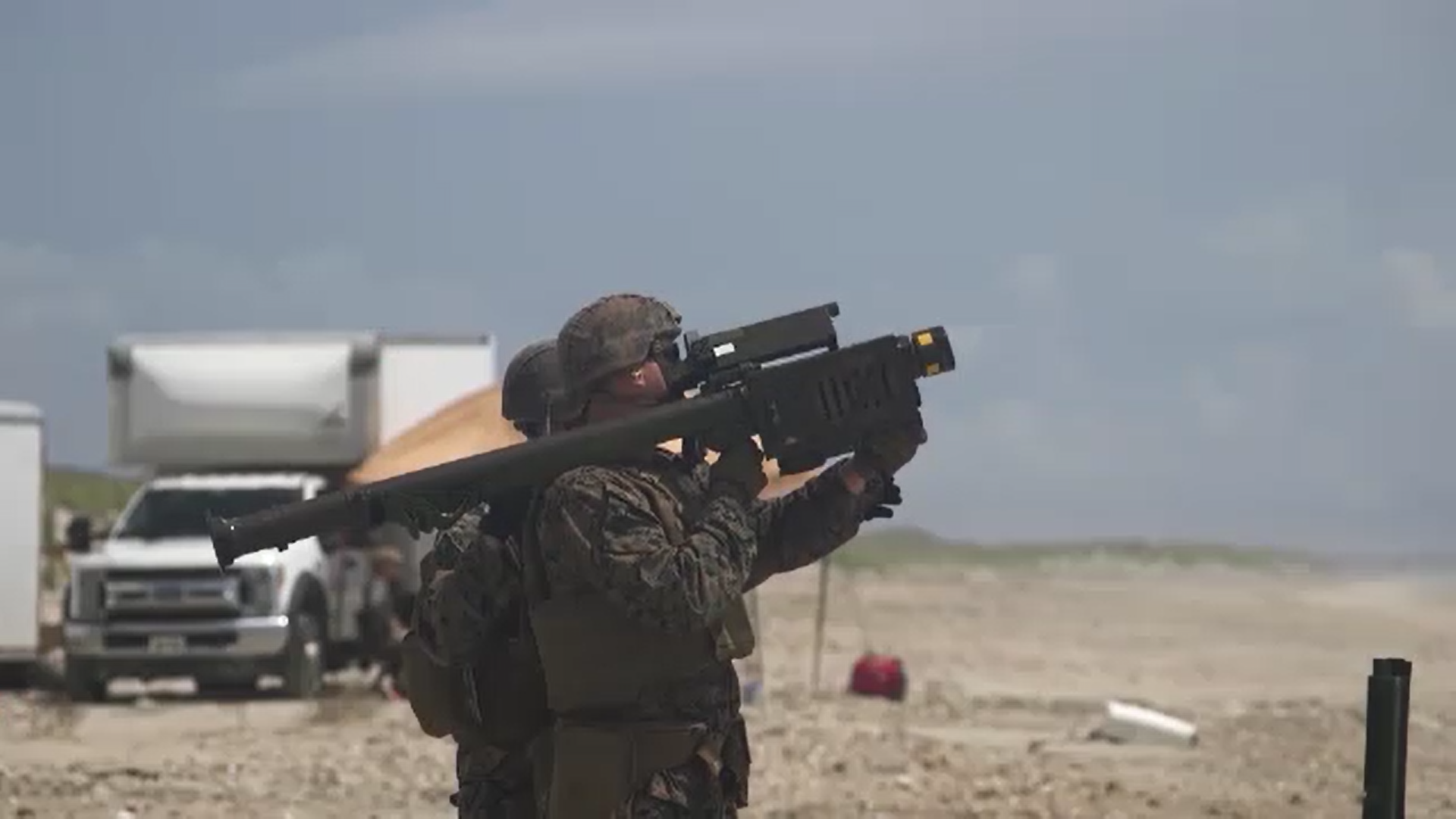 Tensiunile dintre Rusia și Ucraina cresc. Marea Britanie furnizează Kievului arme ușoare antitanc