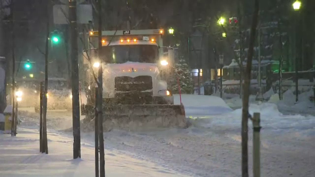 Meteorologii anunţă vreme rece, ninsori şi vânt pentru duminică