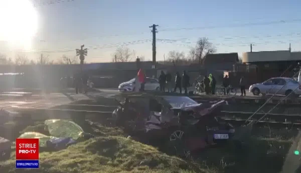 Accident feroviar în Galați. Două persoane decedate după coliziunea cu trenul Galați-Mărășești |VIDEO