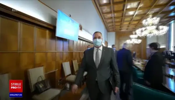 Jurnalista care îl acuză pe Ciucă de plagiat dă detalii despre “metoda copy paste” folosită de premier