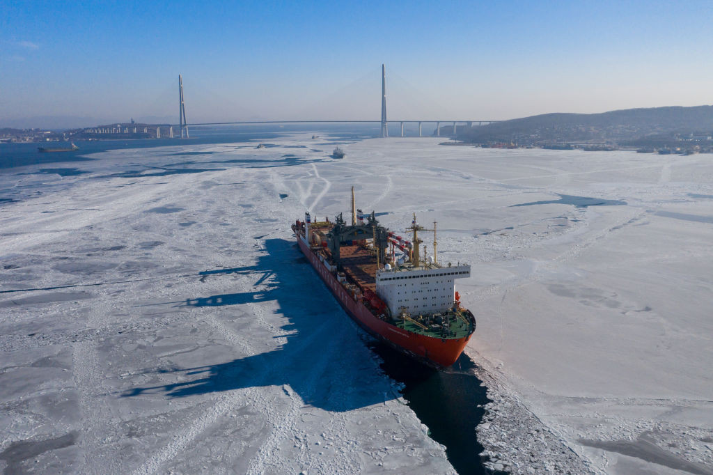 Rusia anunţă manevre navale de amploare din toate direcţiile. Participă peste 140 de nave de război
