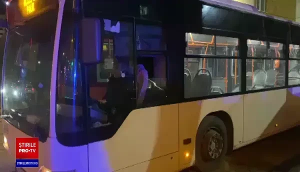 Primul autobuz ieșit pe traseu duminică dimineața