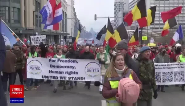 VIDEO Proteste la Bruxelles față de măsurile sanitare. Forţele de ordine au folosit tunuri cu apă şi gaze lacrimogene