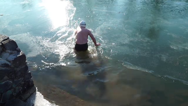 Avram Iancu a înotat în apele râului Bega, printre sloiuri de gheață: ”Foarte curajos și foarte ambițios”