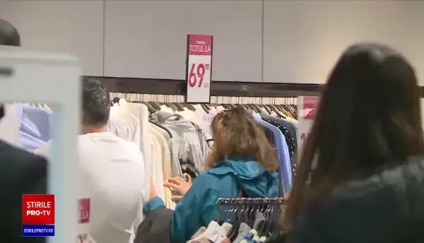 Au început reducerile de iarnă, cu prețuri scăzute și cu 80%. De ce este aproape imposibil să vezi dacă reducerile sunt reale