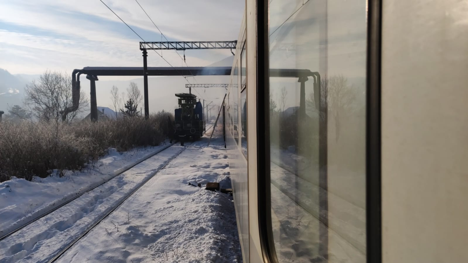Un tren Deva-București Nord a fost blocat la Petroșani aproape trei ore. Circulația a fost reluată