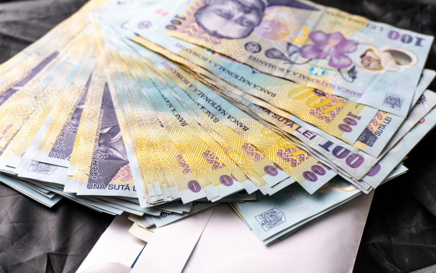 Ciucă a anunțat noile prețuri la energie: Familiile care nu se încadrează în prag vor plăti facturi foarte mari