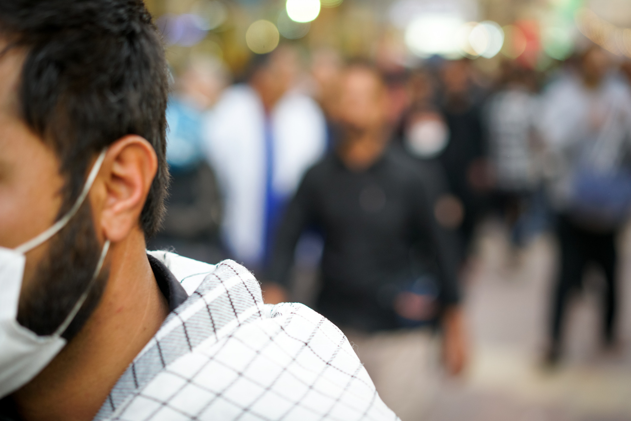 Mai mulți iranieni arestați pentru că făceau farse în Teheran. Într-una, aruncau cu felii de tort în trecători