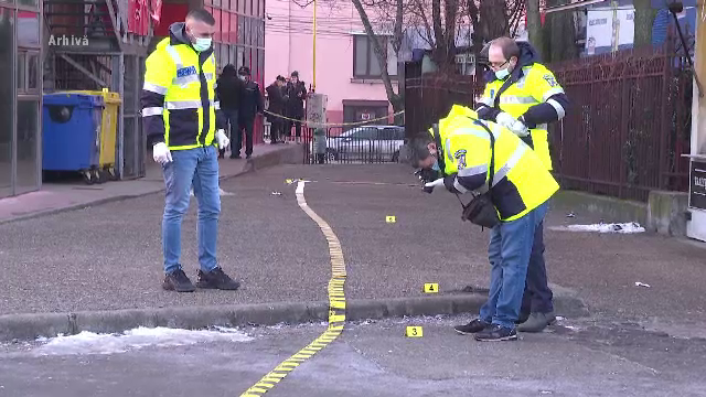 Un tânăr din Rădăuți, înjunghiat grav de un coleg de liceu, în plină stradă