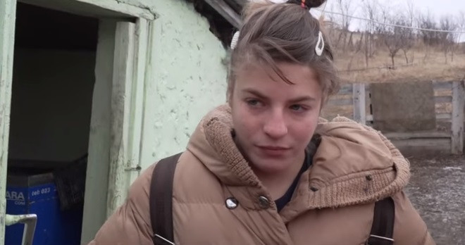 Povestea unei fete din Iași care se chinuie să ajungă la școală. Merge 26 de km pe jos: "Aș vrea să devin croitoreasă"