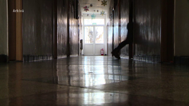 Bărbat de 44 de ani, arestat preventiv pentru trafic de persoane. A exploatat prin muncă trei tineri