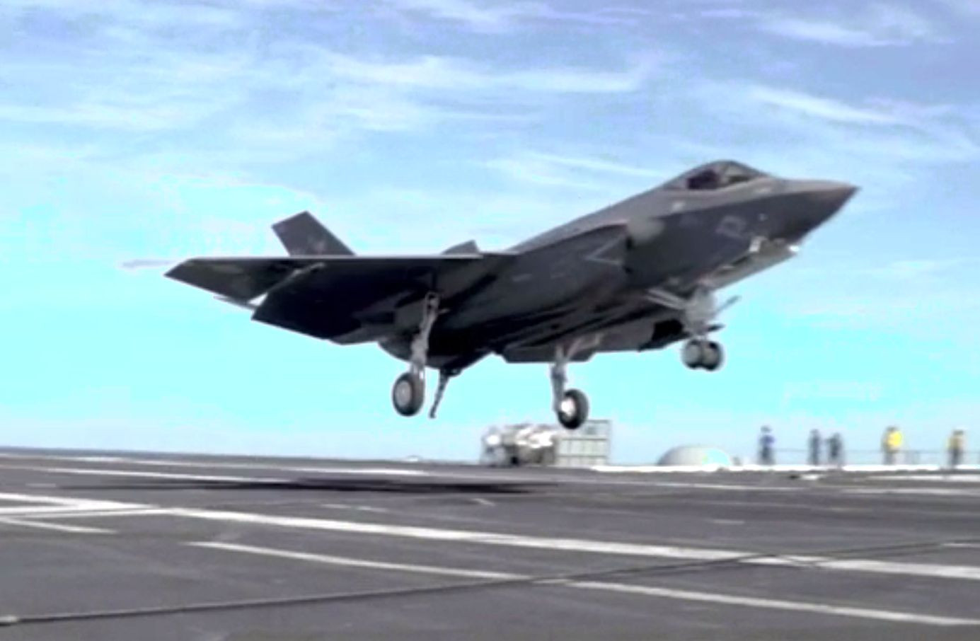 Americanii se chinuie să-și recupereze avionul F35 de pe fundul Mării Chinei de Sud, ca să nu le-o ia chinezii înainte