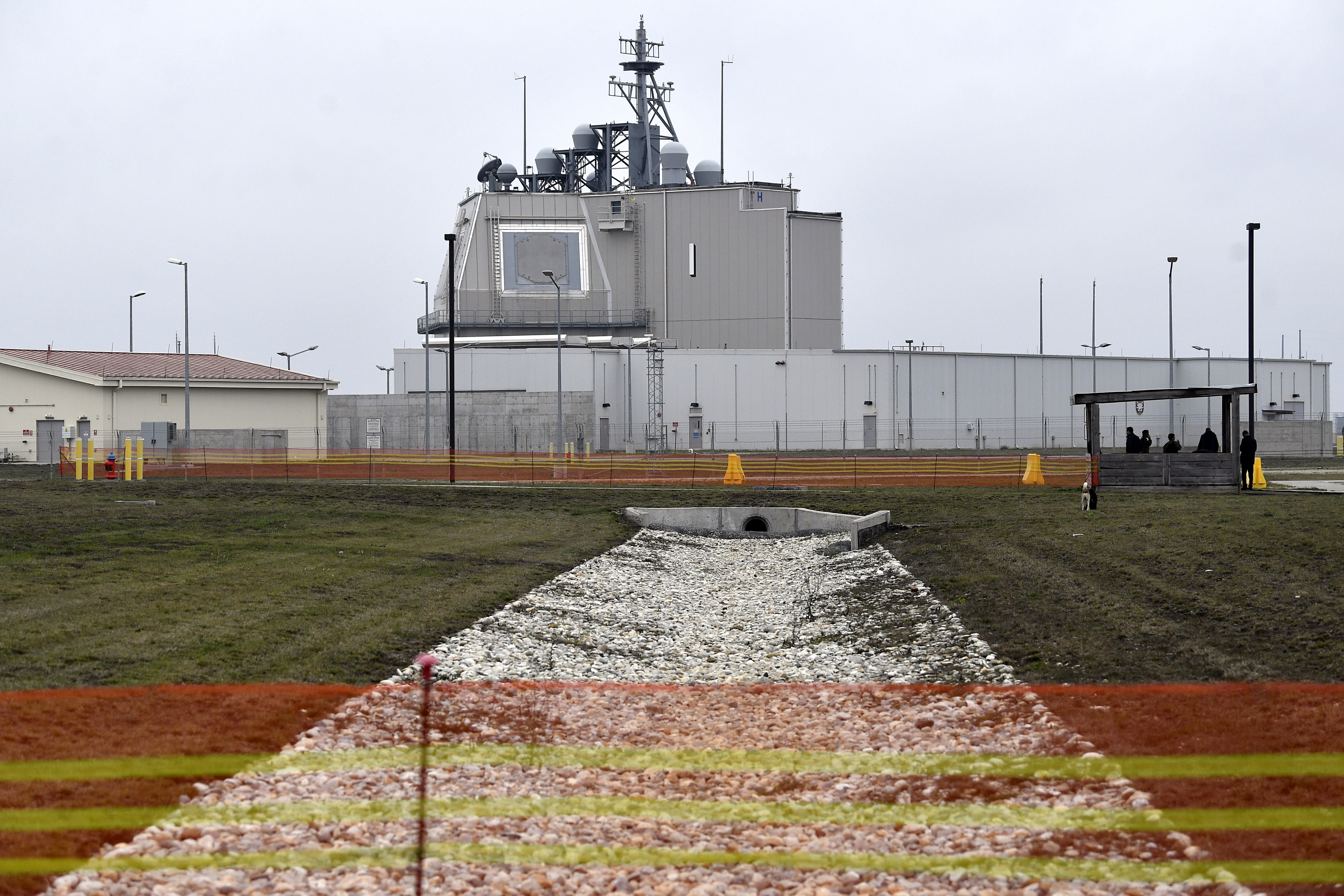 Scutul de la Deveselu, supravegheat cu camere chinezești interzise în SUA și Anglia. Ar transmite imagini direct la Beijing