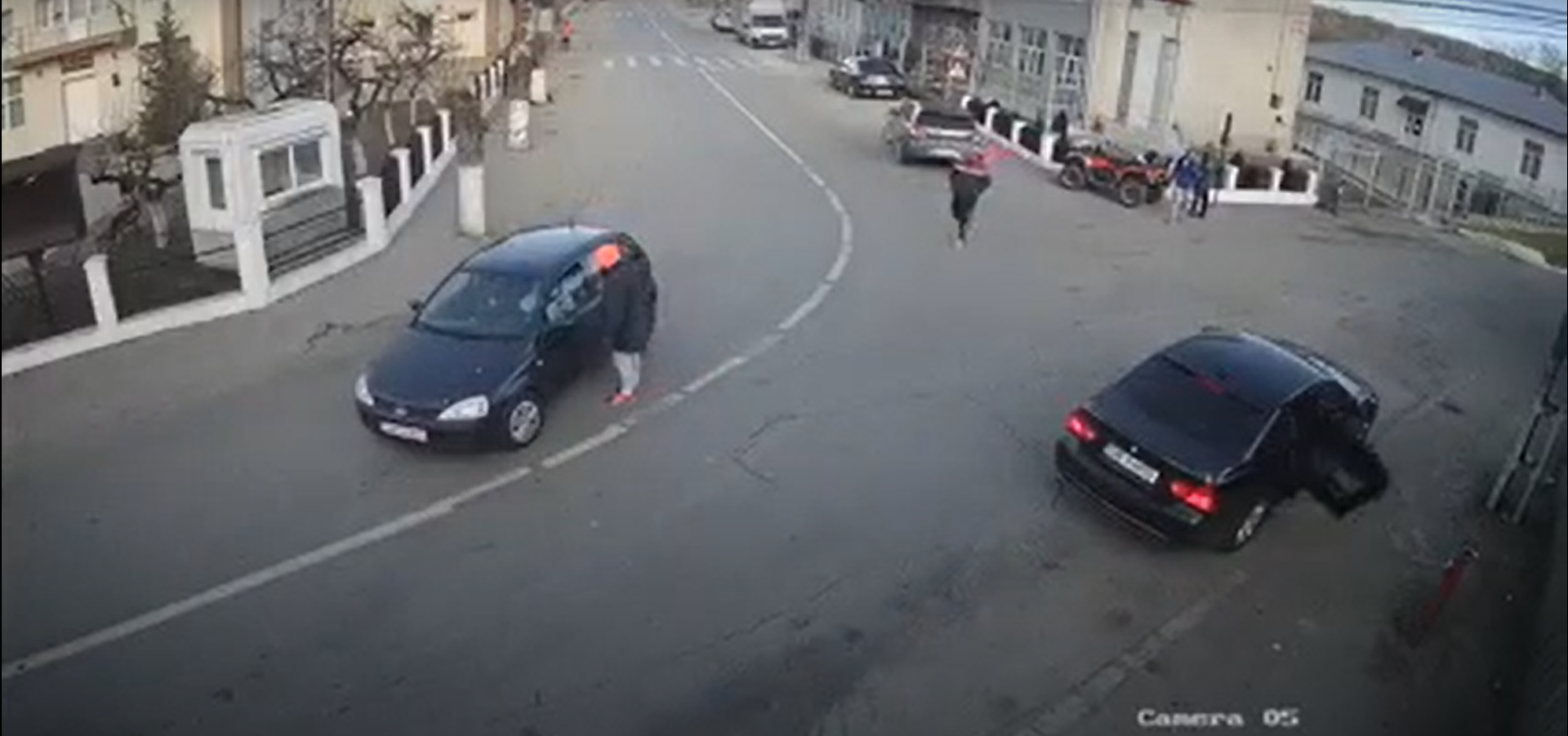 Video. Reglare de conturi în centrul unei comune din Dâmbovița