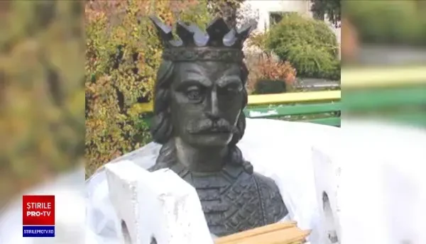 Un bust al lui Ștefan cel Mare a dispărut de sub ochii autorităților din Tecuci. De 19 ani așteptau ocazia să îl amplaseze