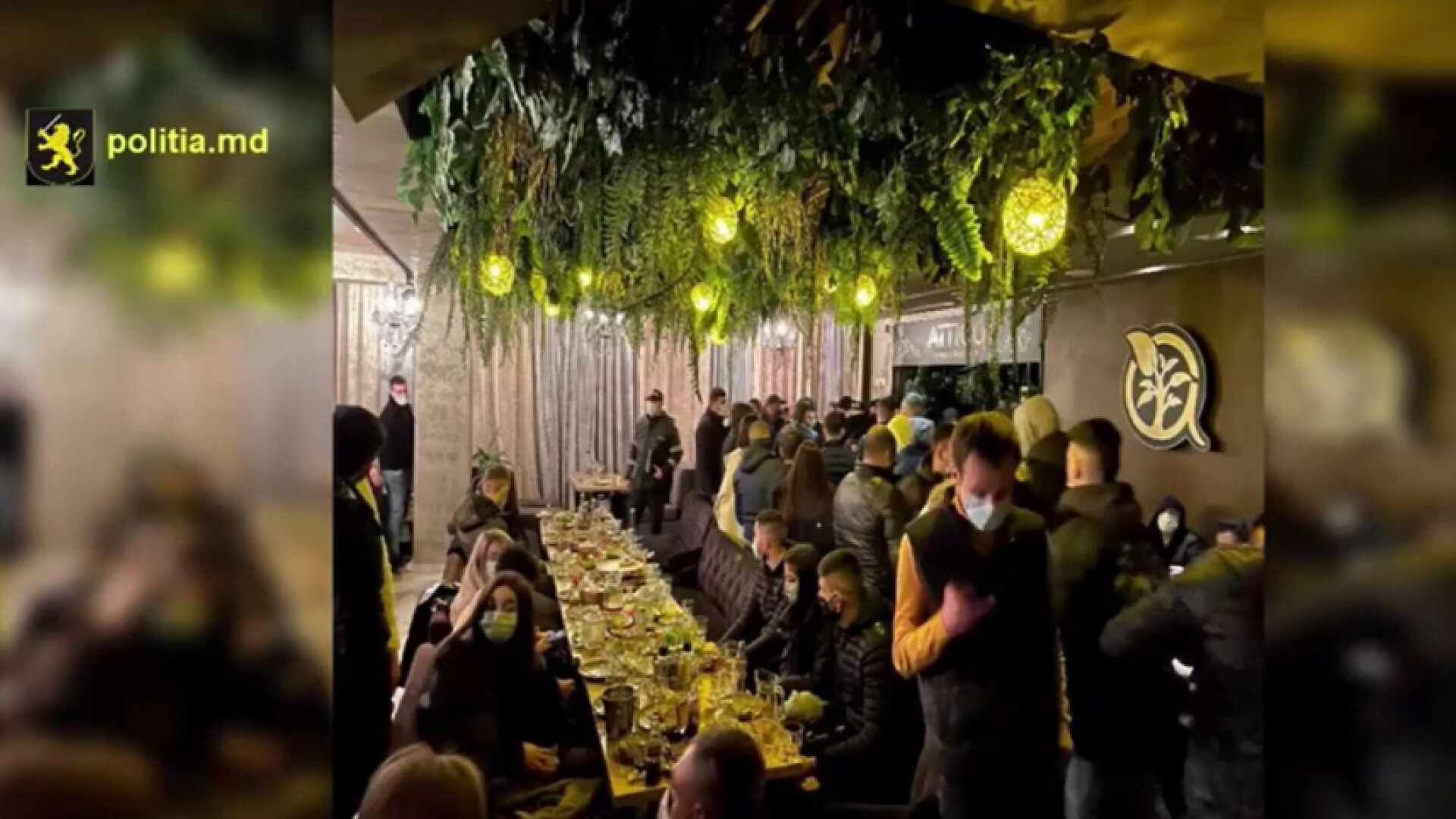 VIDEO. Razie în Chișinău: "Nu ieșiți de la masă până nu prezentați certificatele"