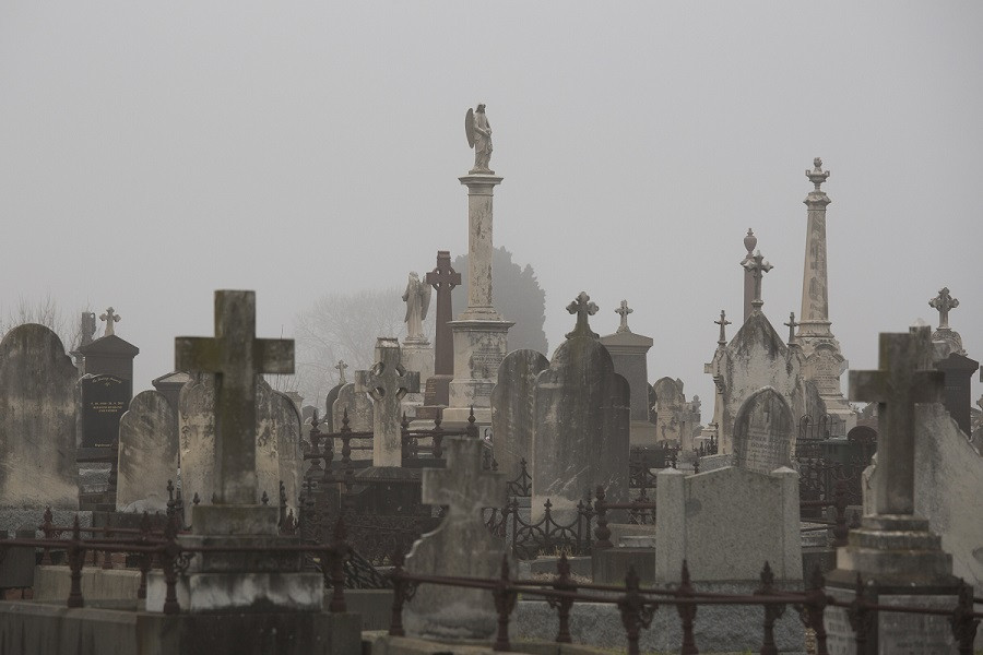 Caz șocant în Australia. Două cranii au fost furate dintr-un cimitir din Melbourne