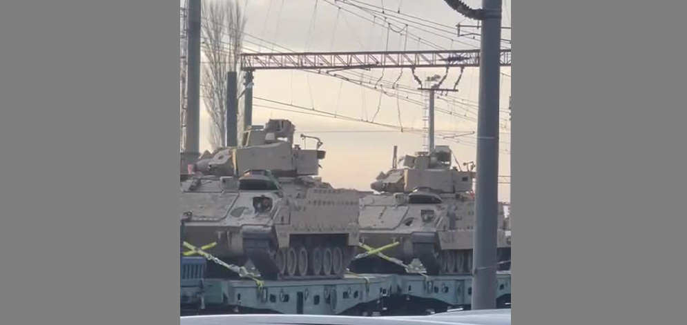 VIDEO: Blindatele americane au ajuns pe drumurile din România. Ce spun oficialii SUA