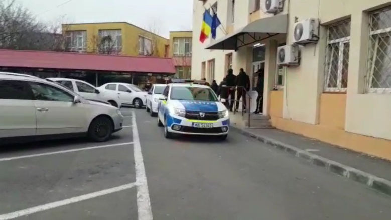 VIDEO Patru agenți de pază din Dolj, arestați preventiv după ce au agresat doi bărbați într-o benzinărie