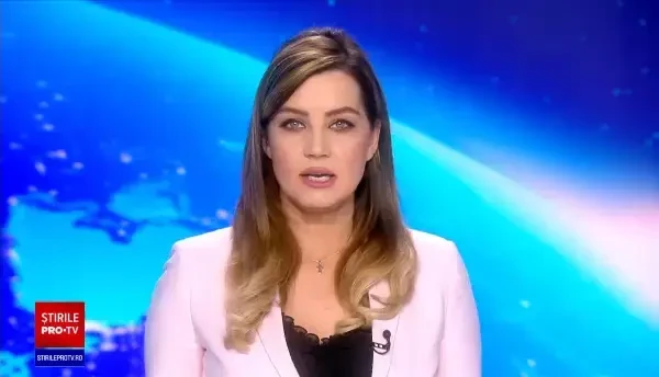 Bărbatul care și-a uitat pistolul într-un mall din Capitală, acuzat de tâlhărie. Ar fi atacat un om cu o sabie