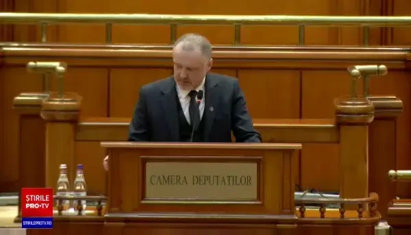 Hohote de râs în Parlament, după ce Sorin Lavric a spus că AUR este un partid pro-european