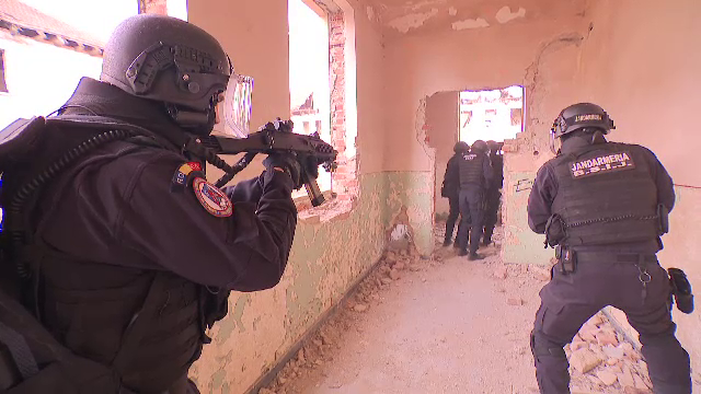 Simulare de luare de ostatici lângă Ploiești. Au fost implicați aproape 100 de oameni