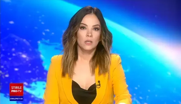 Accident grav, surprins de camerele de supraveghere. O mașină s-a rostogolit de mai multe ori și a ajuns pe câmp