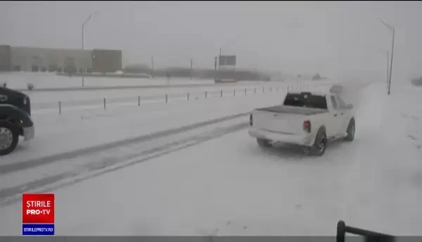 O furtună de zăpadă face ravagii în SUA. Mii de familii au rămas fără electricitate