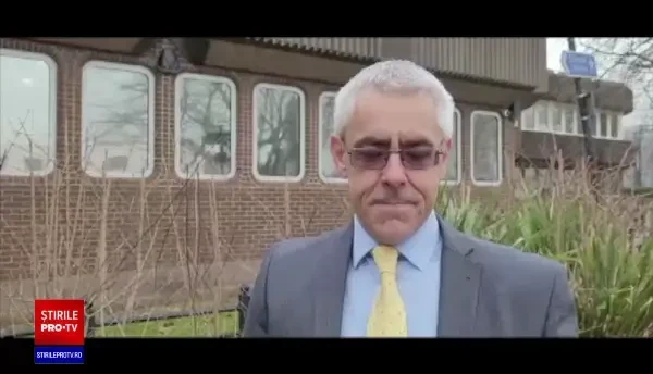 VIDEO. Momentul șocant în care trei tineri râd și se îmbrățișează la scurt timp după ce au ucis un bărbat pe stradă