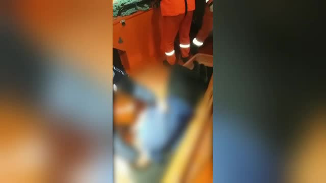 Un conflict pornit de la o partidă de poker a degenerat, iar un marinar a fost înjunghiat de un coleg