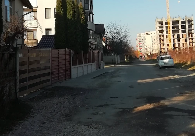 Cum și-a cumpărat un bărbat din Brașov o stradă. Primăria vrea să o răscumpere