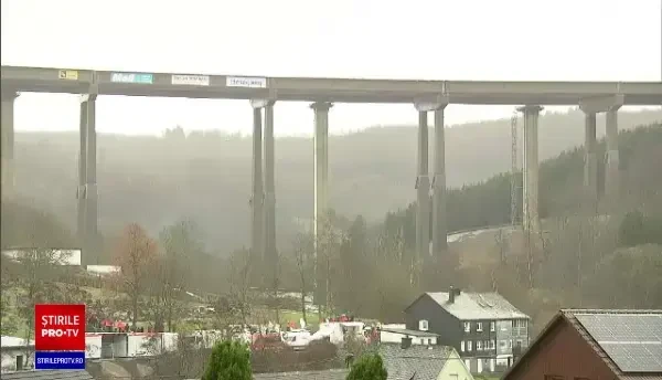 Demolare spectaculoasă în Germania. Momentul în care un viaduct înalt de 70 de metri este pus la pământ