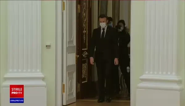 Francezii, despre întâlnirea dintre Macron și Putin: "Este ca și cum am da cu zarul dacă scăpăm teferi ori ba"