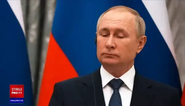 Politico: „Macron a intrat în bârlogul ursului și e clar că a fost sfârtecat”. Putin: „Nici nu veți apuca să clipiți”